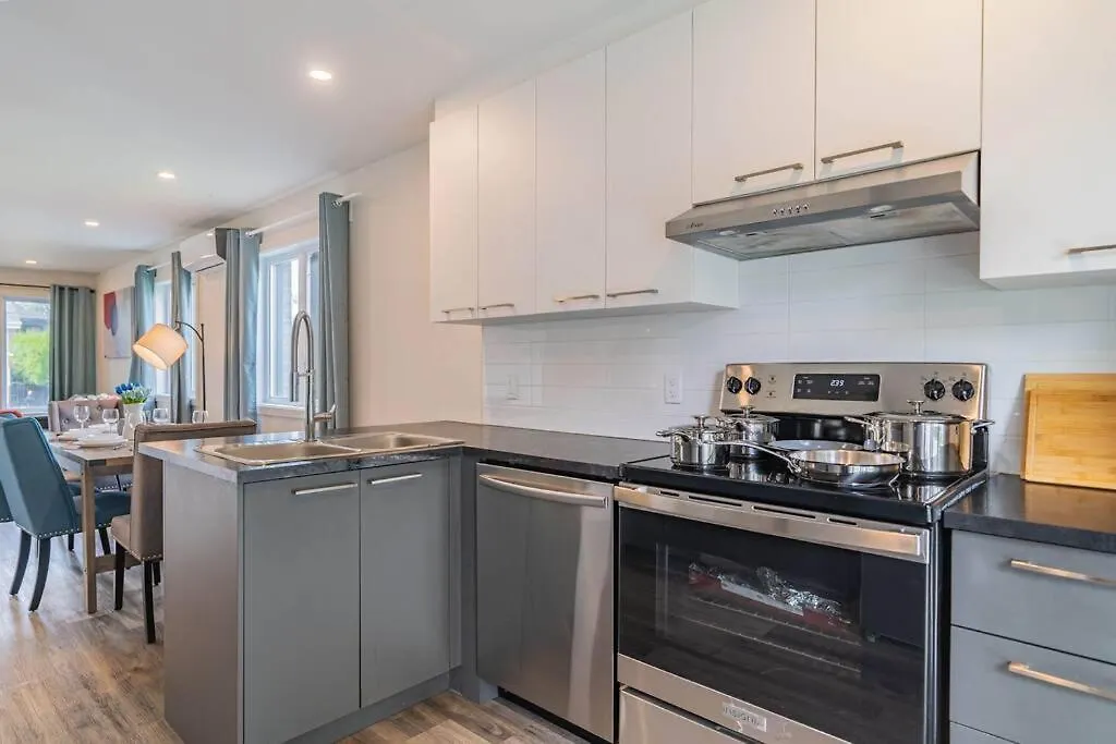 Stylish 3Br Oasis With 2 Free Parking Spots Apartment Longueuil Canada