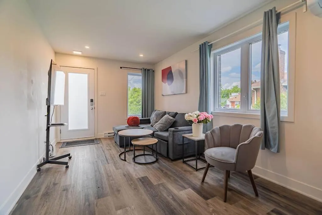 Stylish 3Br Oasis With 2 Free Parking Spots Apartment Longueuil