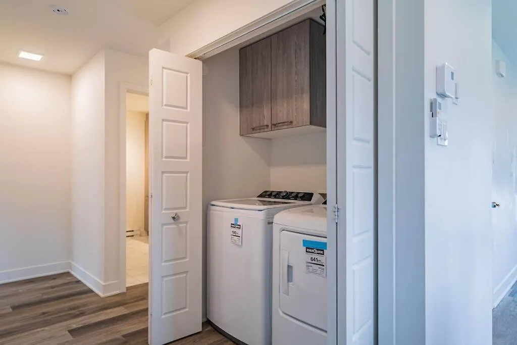 Stylish 3Br Oasis With 2 Free Parking Spots Apartment Longueuil
