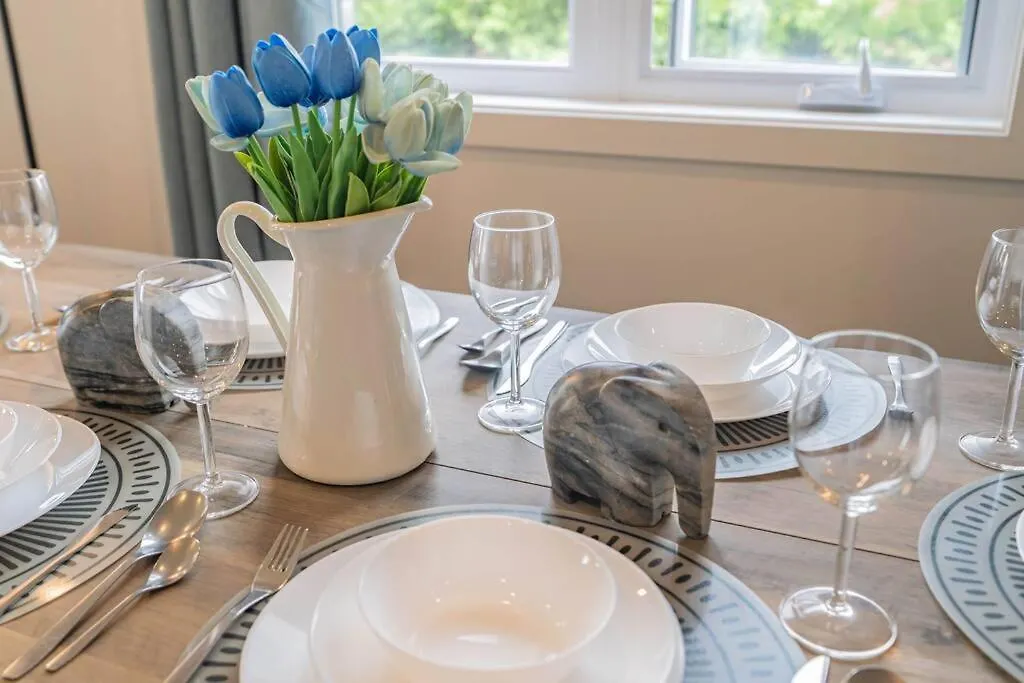 Stylish 3Br Oasis With 2 Free Parking Spots Apartment Longueuil